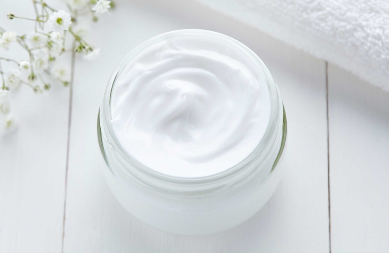 Cara Pemakaian Moisturizer yang Benar untuk Kulit Terhidrasi - Moztrip